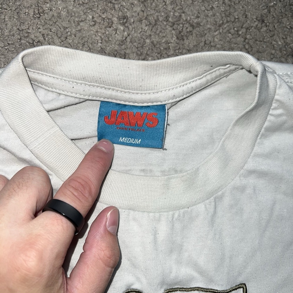 SHOE PALACE White T-Shirt Jaws Movie Graphic Shark Short Sleeve sz Medium - Picture 3 of 6